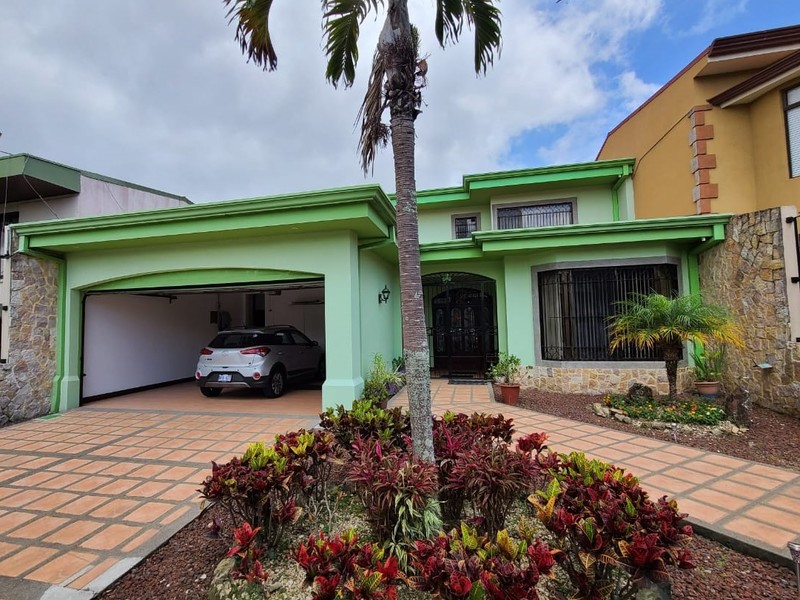 4 bed Single Family Homes For Sale in Moravia, San Jose - 1